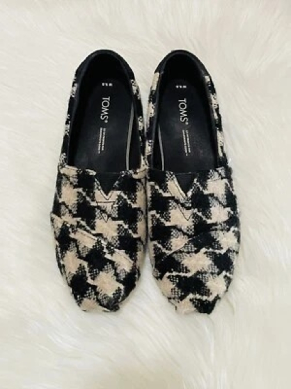 TOMS Women's Slip-On Moccasins in Black & Cream Houndstooth. W 10